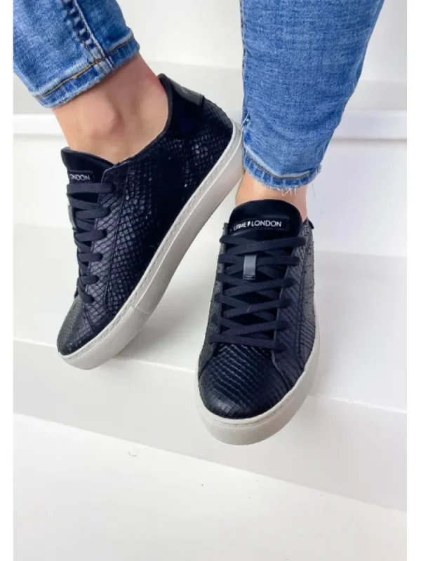 Femme Crime London Baskets^Low Top Essential-